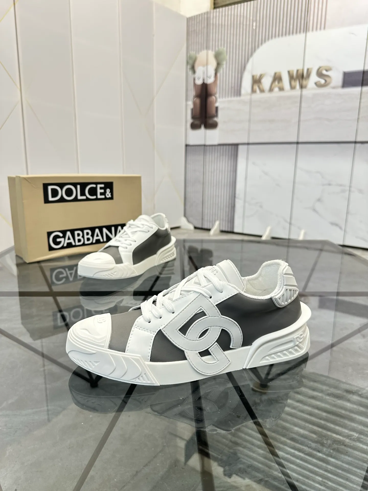 Men's shoes for sale 💰: 💰P500¥ Product trademark: DG* "Dolce & Gabbana*" low-cut casual shoes Regular size: 35-45 (can be customized to 46) Couple style Product material: imported silk leather upper, breathable lining, original outsole. Number: 803